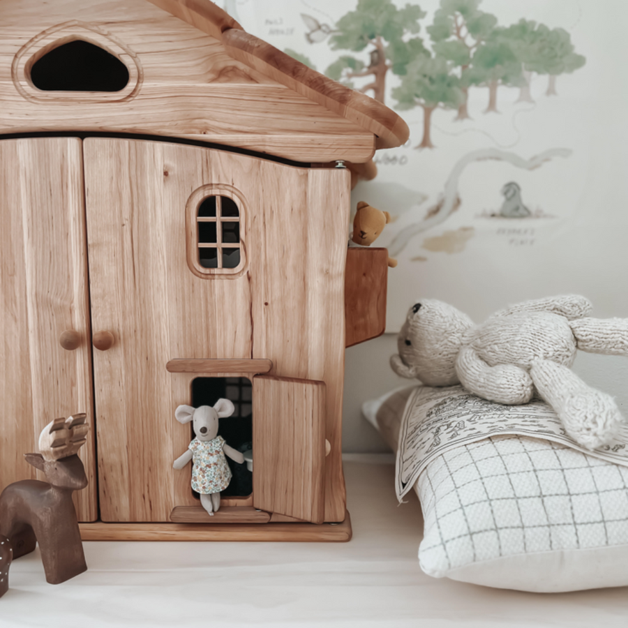 Drewart Dollhouse, Natural Roof and Doors