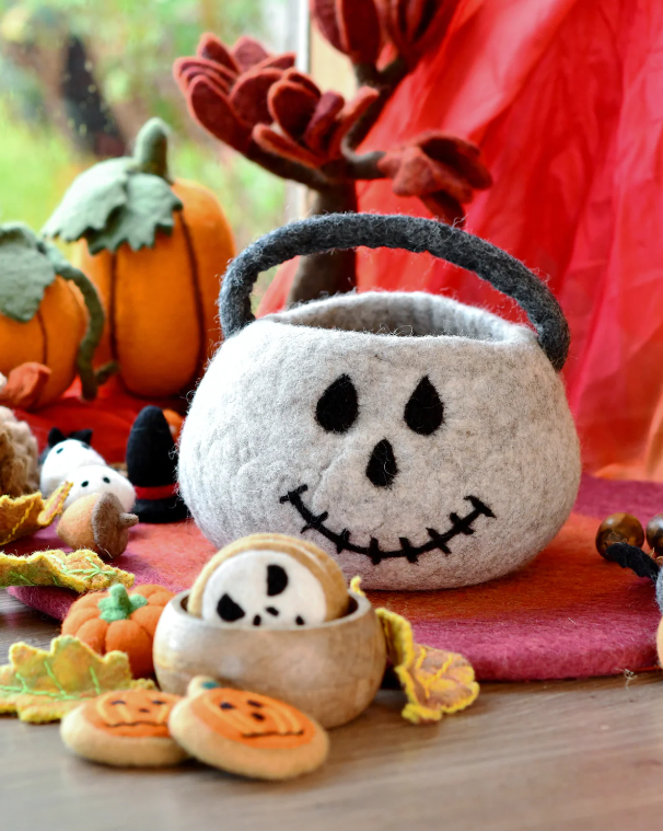 Second view of the felt pumpkin cookie showing its thickness