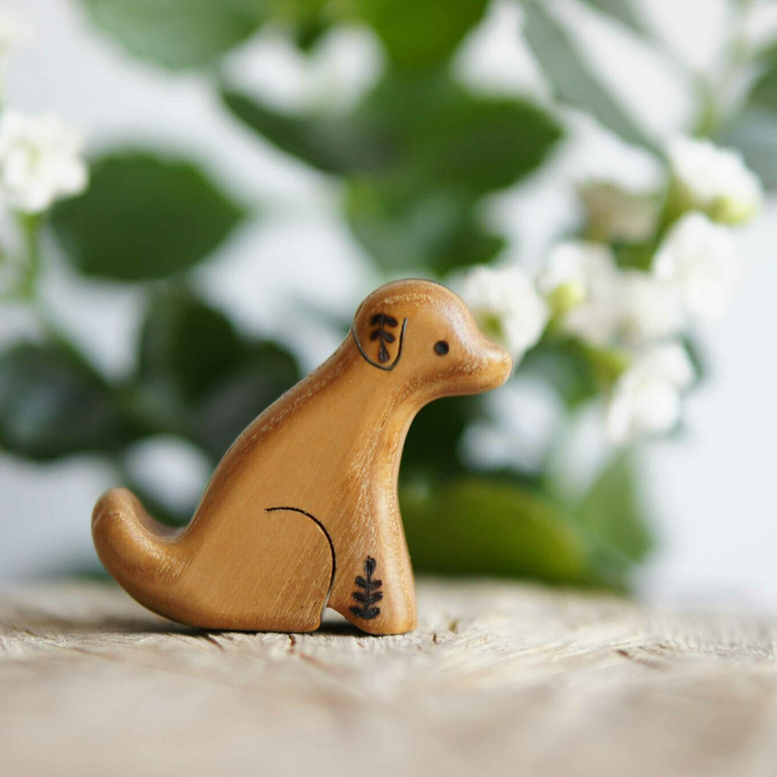 Wooden Puppy, Sitting