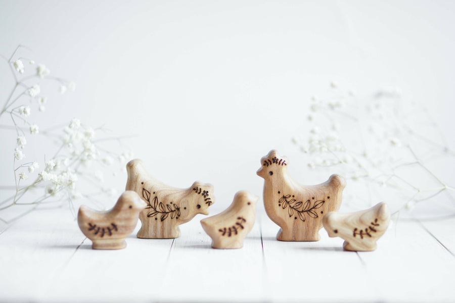 Wooden Chick, Looking Straight