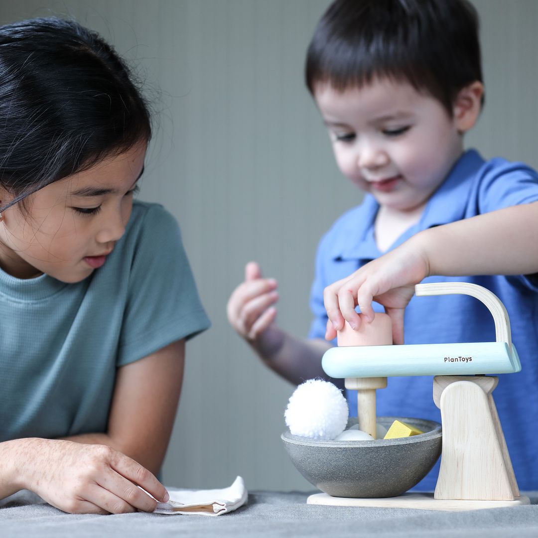 Plan Toys Stand Mixer Set