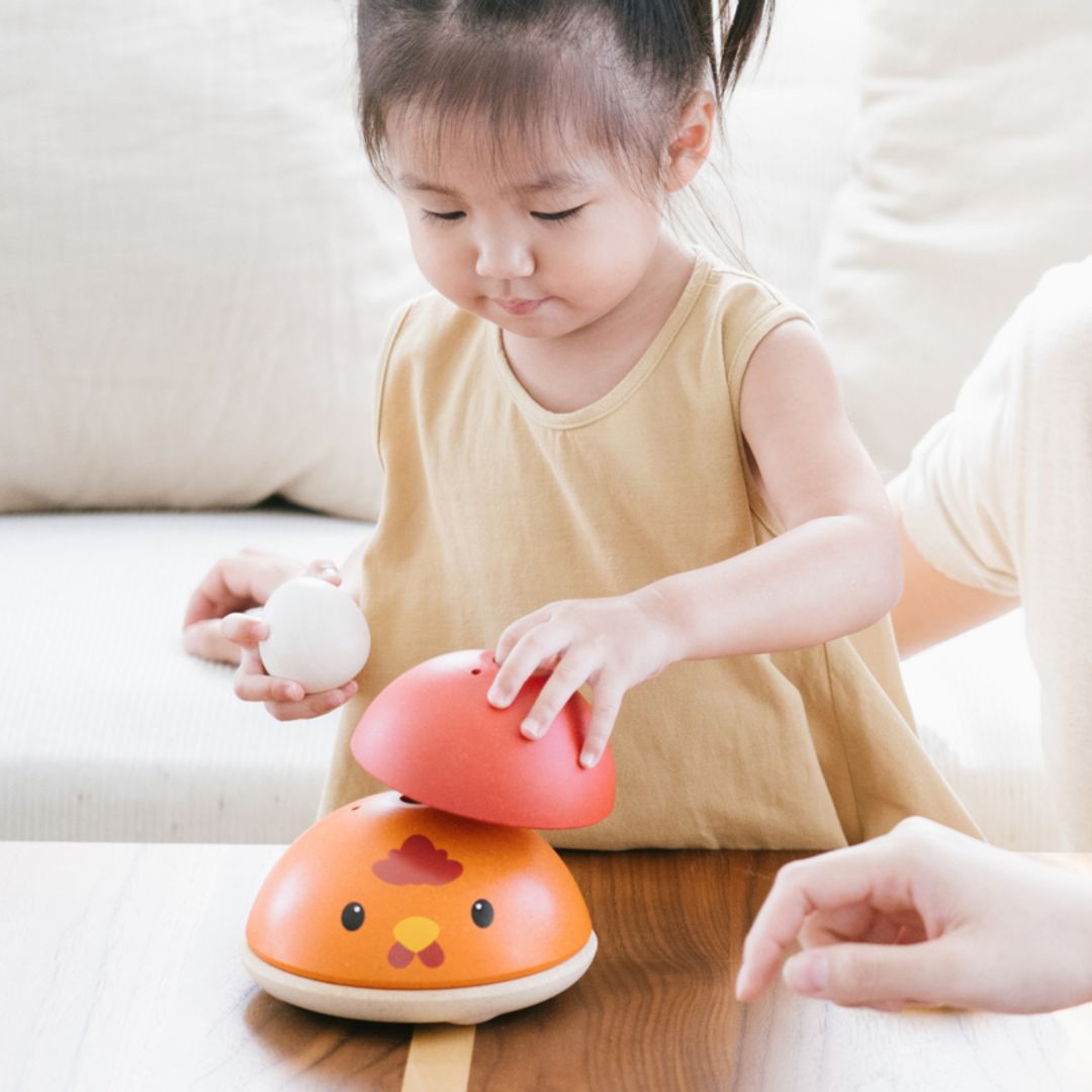 Plan Toys Chicken Nesting