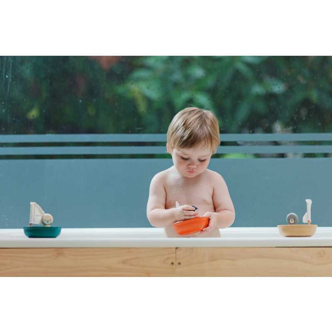 Plan Toys Sailing Boat - Penguin