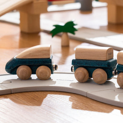 Plan Toys Hybrid Train