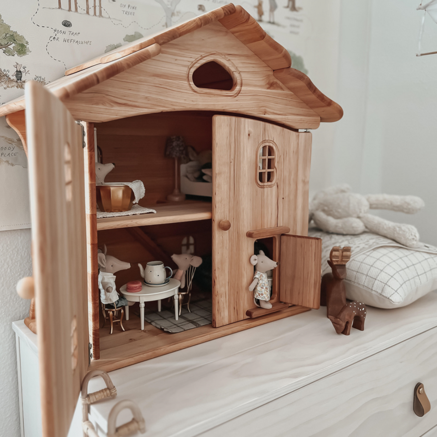 Drewart Dollhouse, Natural Roof and Doors