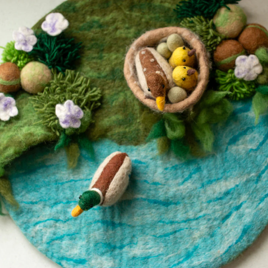 Featherfloat Pond Felt Playmat