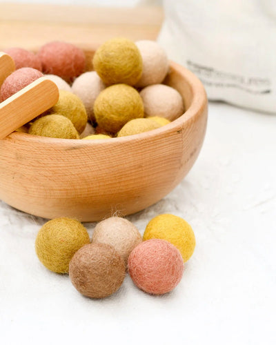 Wool Felt Balls in a Pouch, Earthy Colors, 30 balls, 3 cm