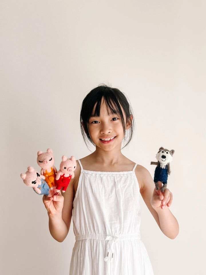 Felt Three Little Pigs &amp; Big Wolf Finger Puppet Set