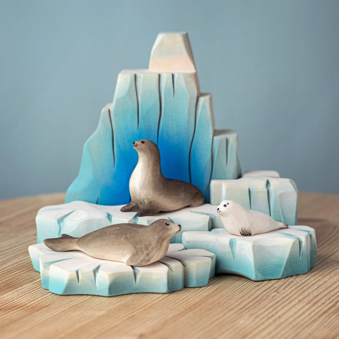Bumbu Harp Seal Family and Iceberg Set
