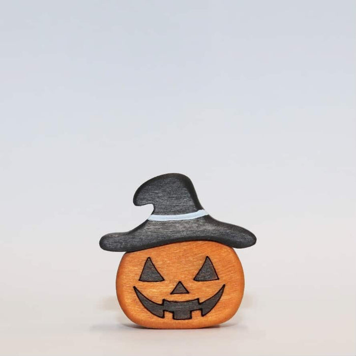 Mako Jack-o-lantern with Hat 1