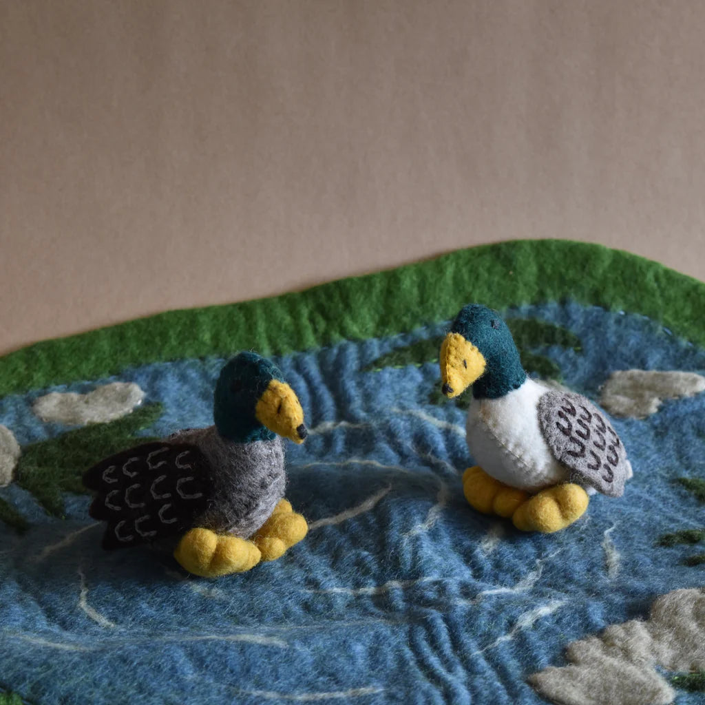 Papoose Felt Pond with Two Ducks Mat