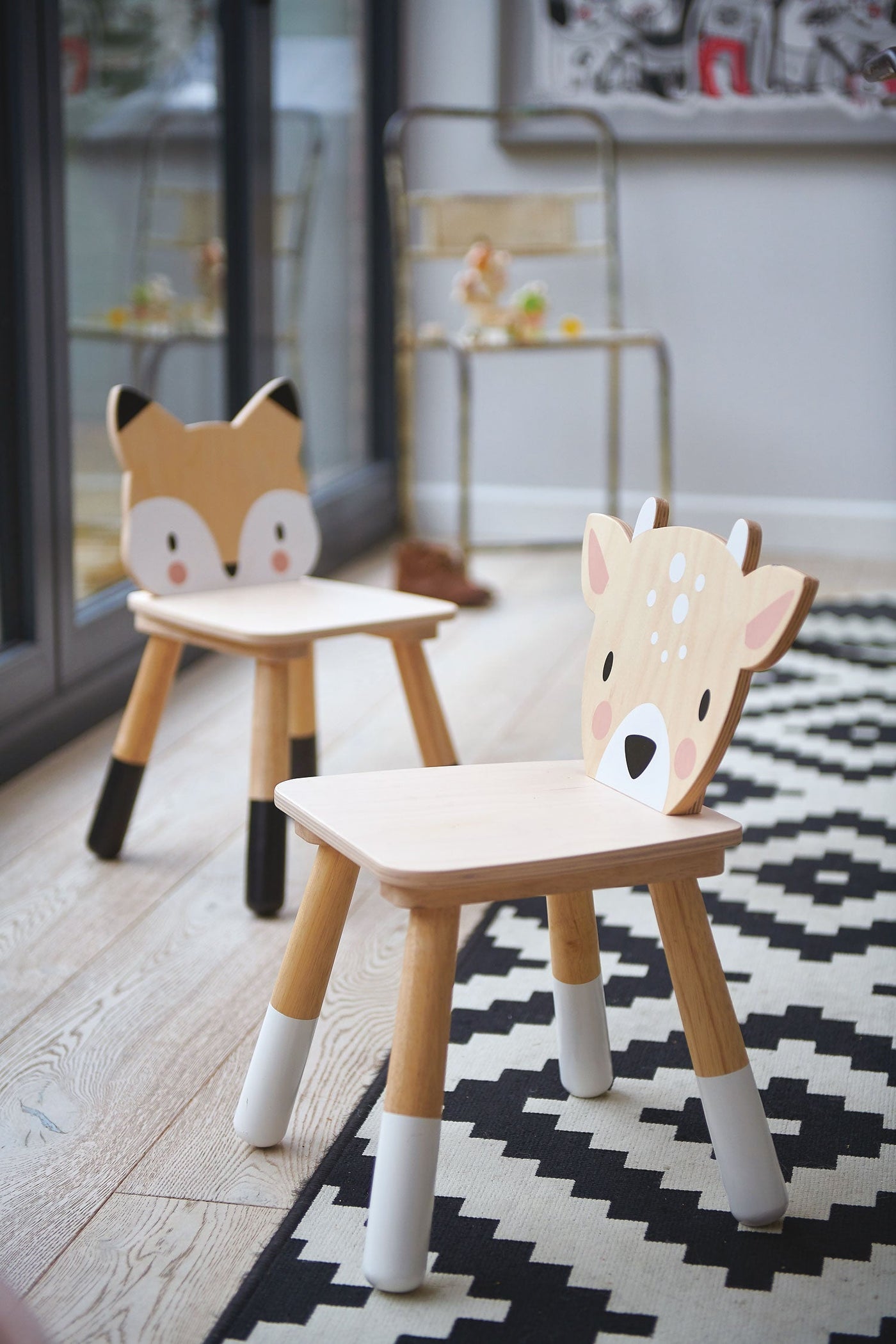 Tender Leaf Forest Fox Chair