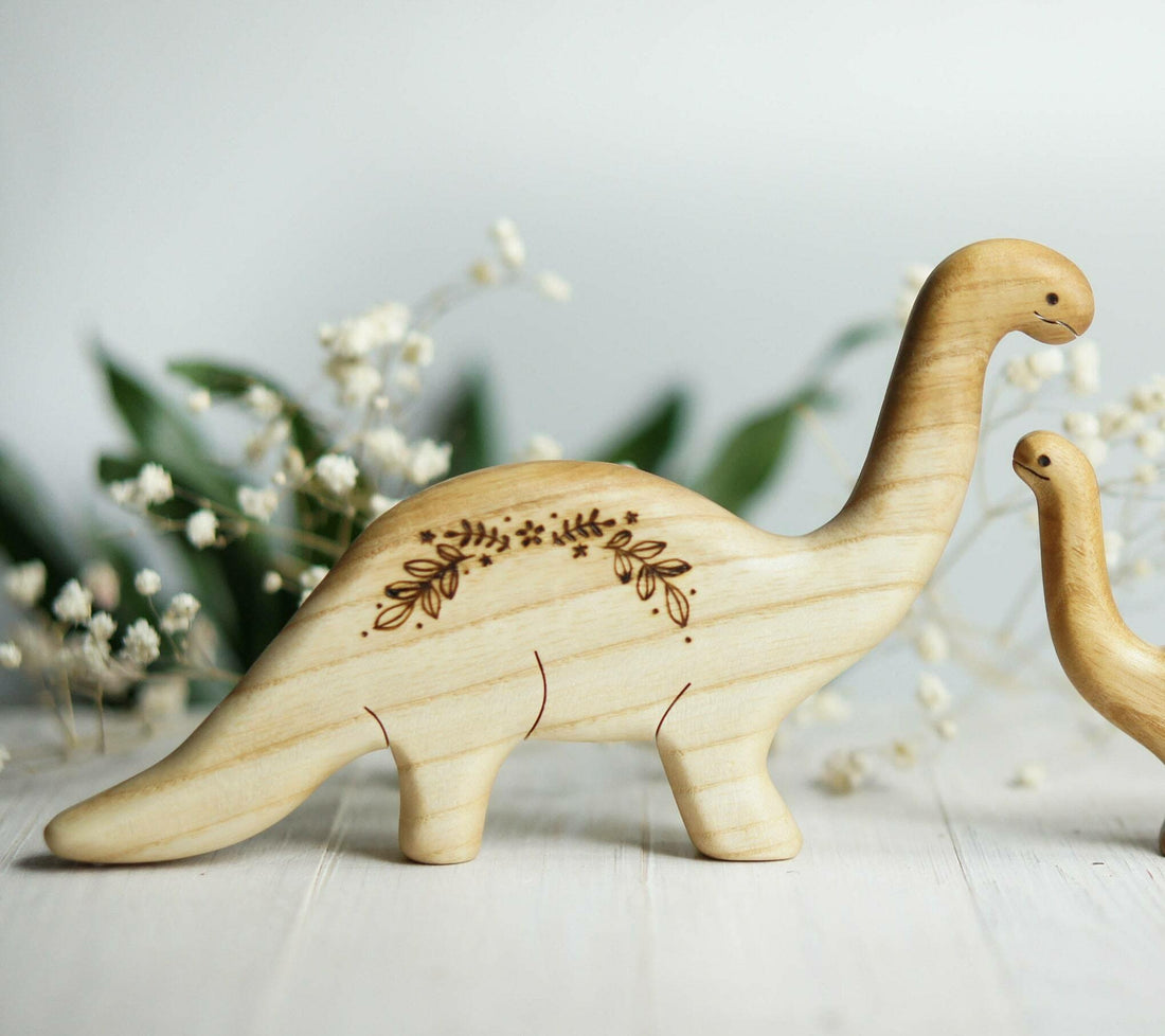 Wooden Brontosaurus, Mama