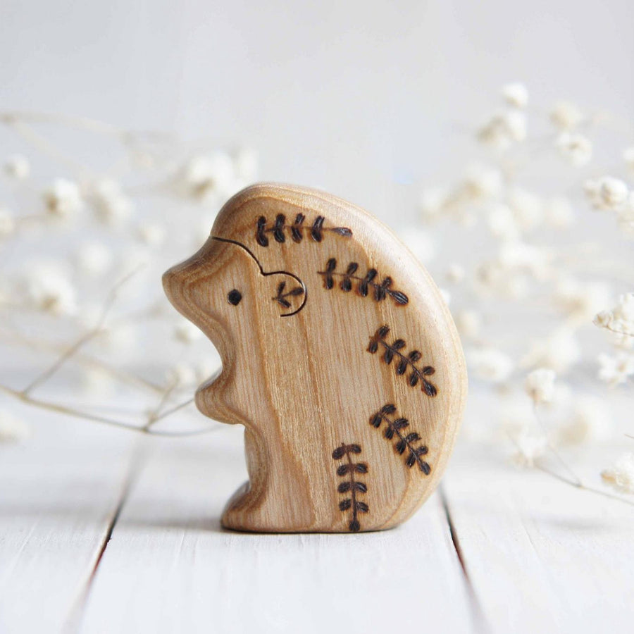 Wooden Hedgehog, Mama