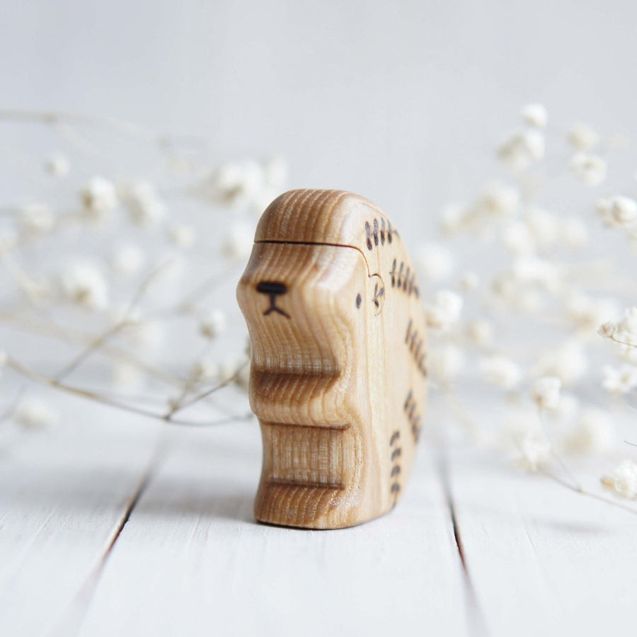 Wooden Hedgehog, Mama
