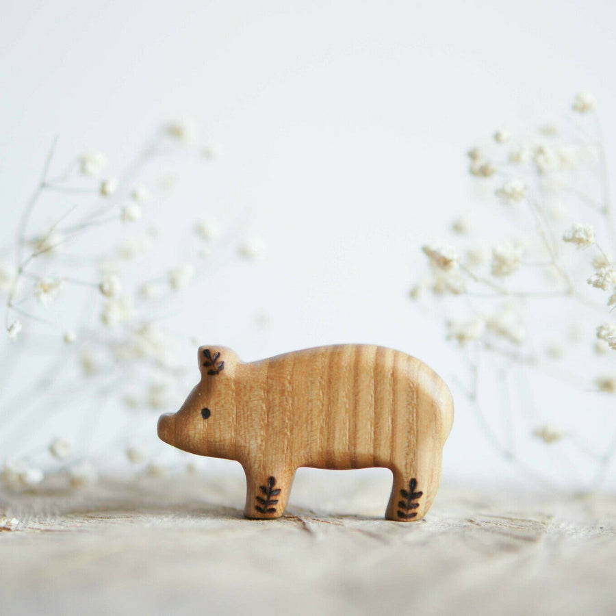 Wooden Little Pig, Standing