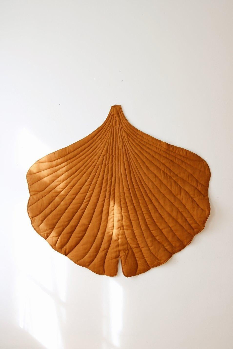 Linen “Caramel” Ginkgo Leaf Mat