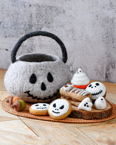 Sale Felt Spooky Ghost Grazing Set