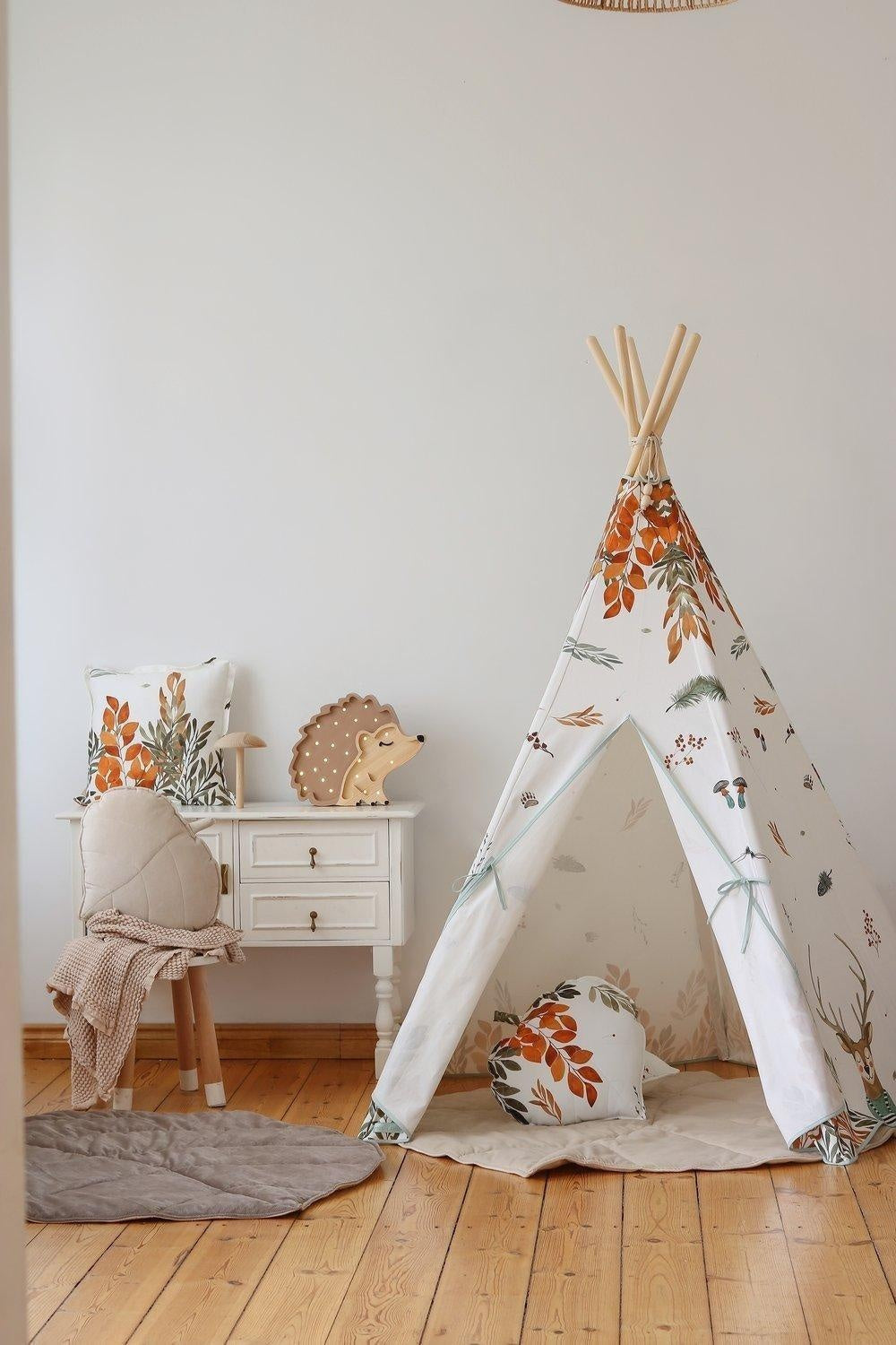 “Forest Friends” Teepee and Round Mat Set