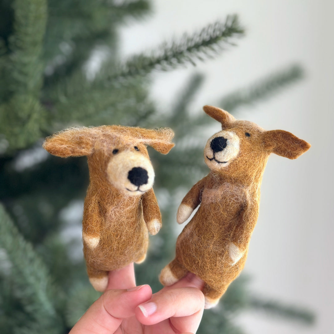 Golden Retriever Finger Puppet