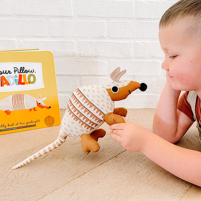 Lucy Darling Armadillo Book and Stuffed Animal Set