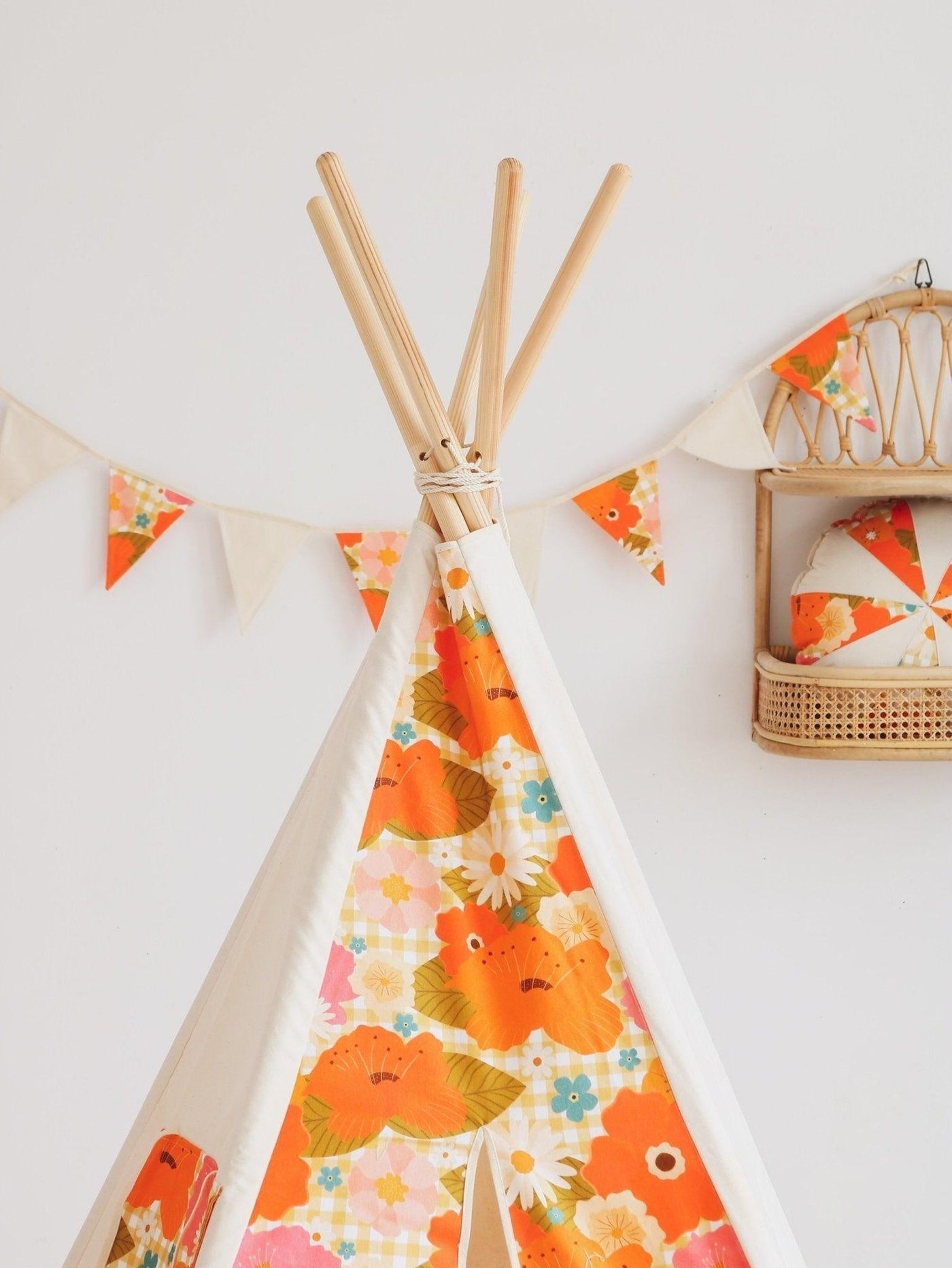 “Picnic with Flowers” Teepee Tent and Mat Set