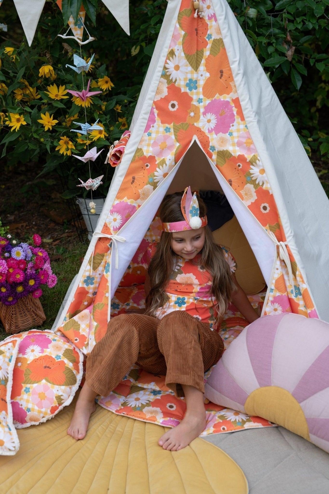 “Picnic with Flowers” Teepee Tent