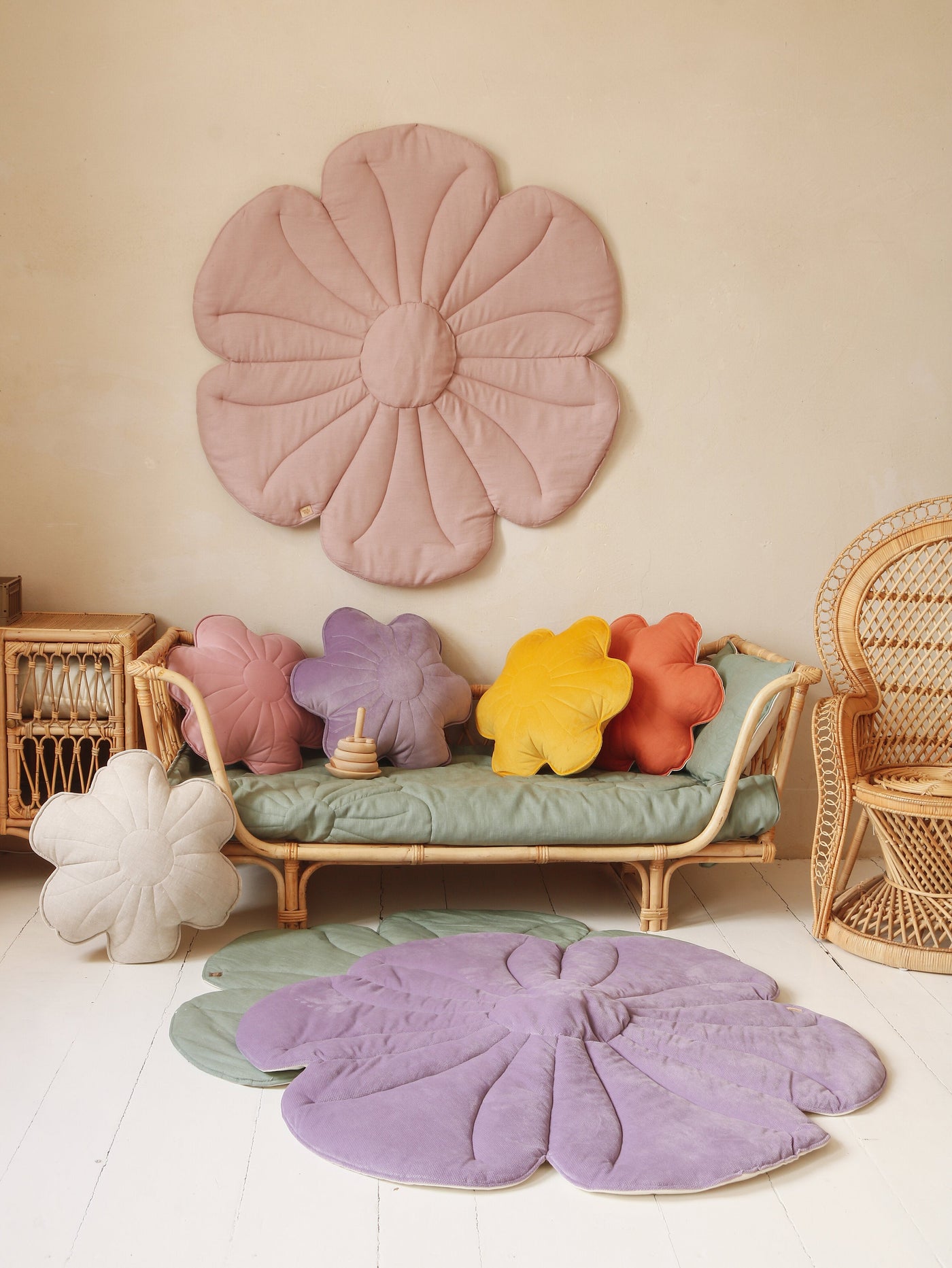 Linen "Powder Rose" Flower Mat