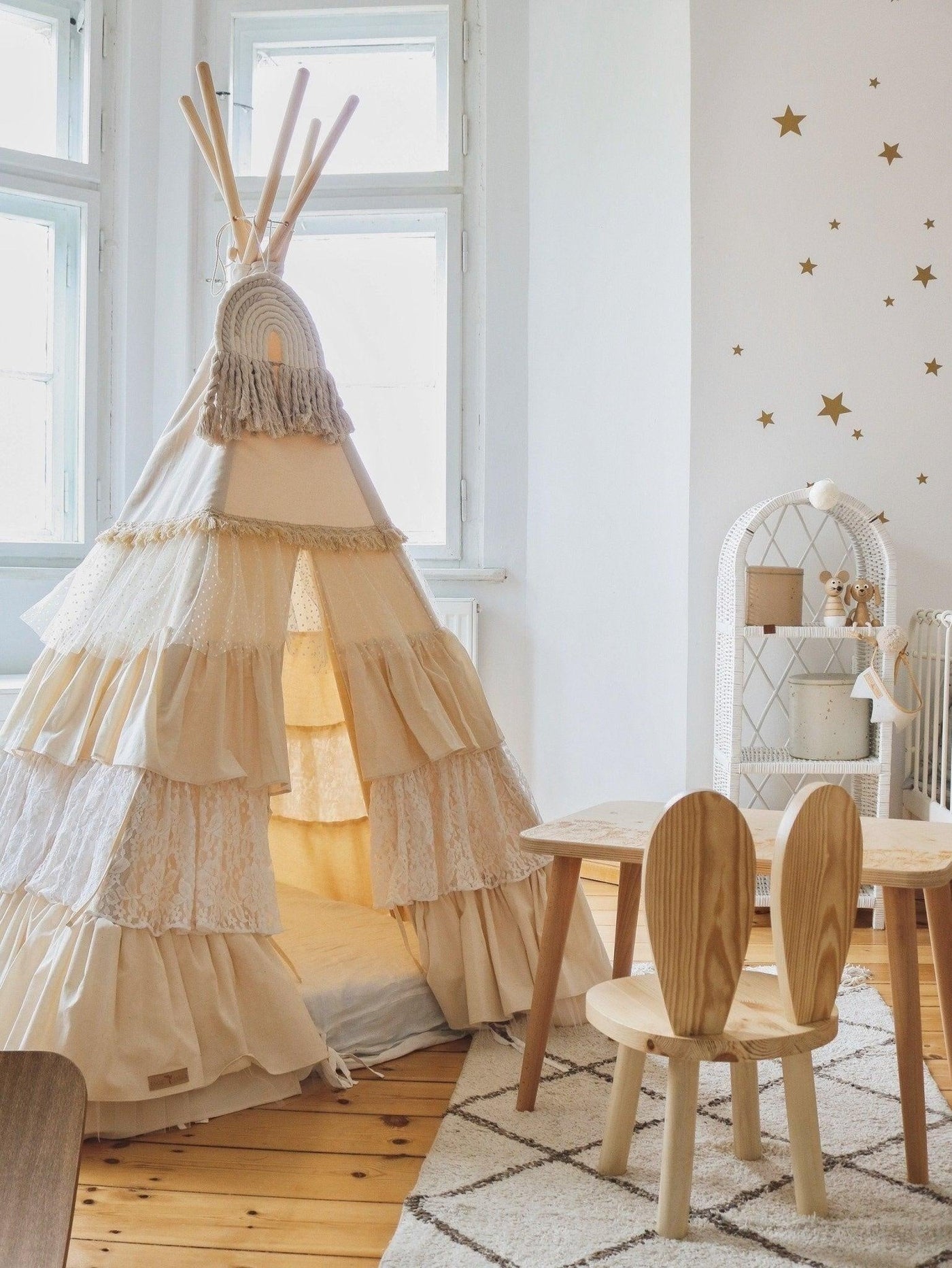 “Shabby Chic” Teepee Tent with Frills