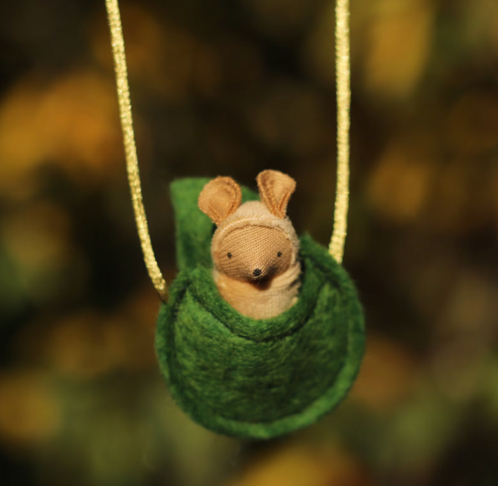 Fairyshadow Critter Necklace, Tan Mouse