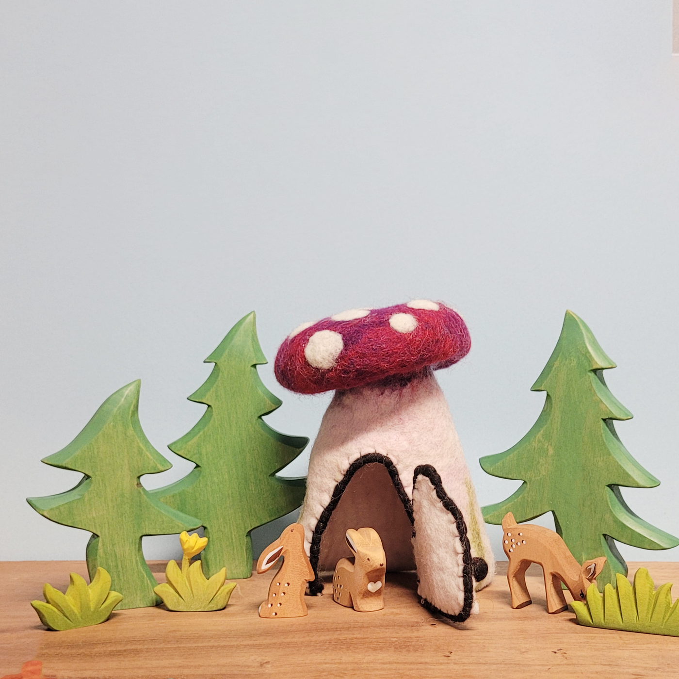 Felt Mushroom Hideaway, Red