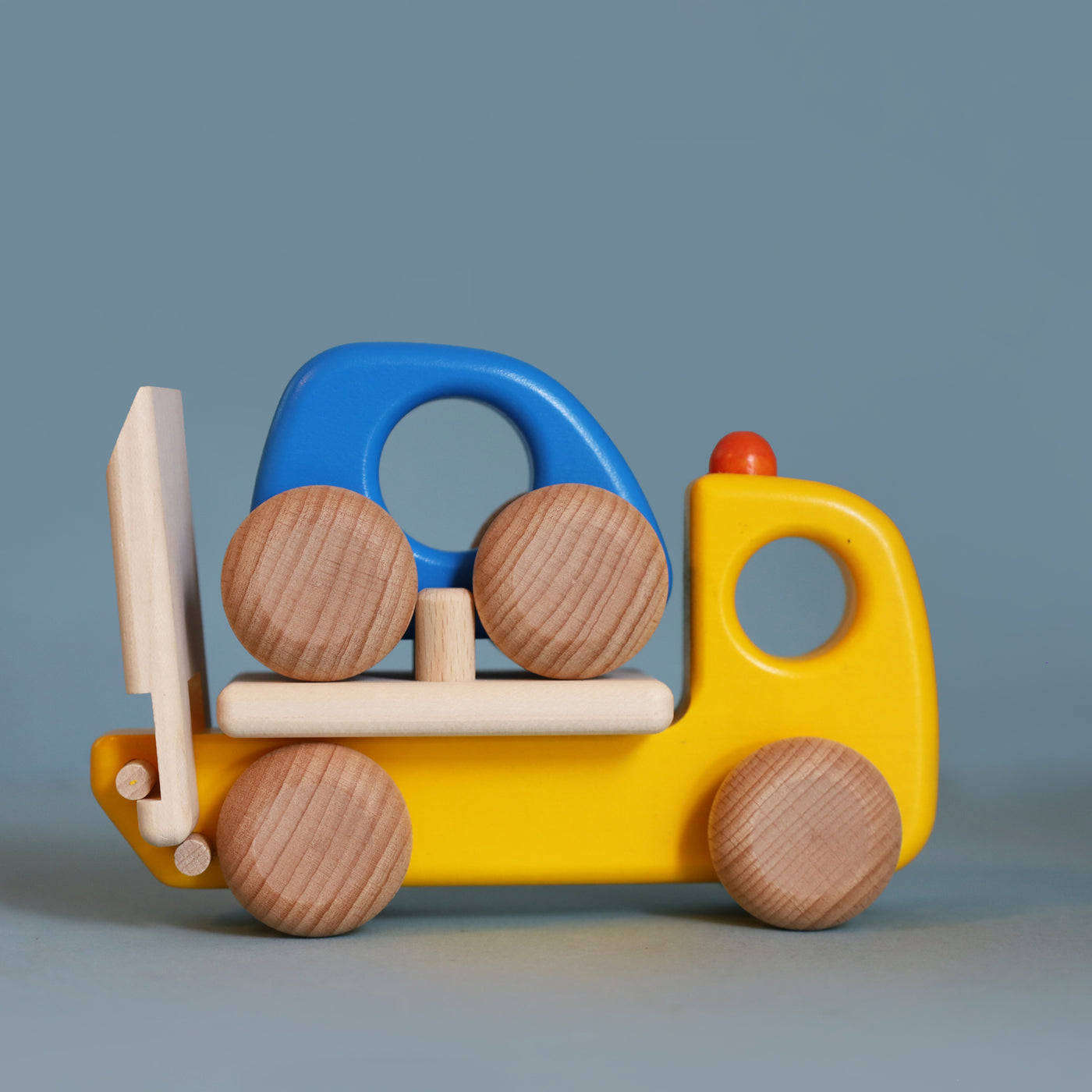 Bajo Wooden Tow Truck