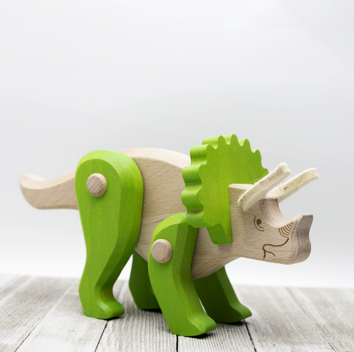 Bajo Triceratops Action Figure