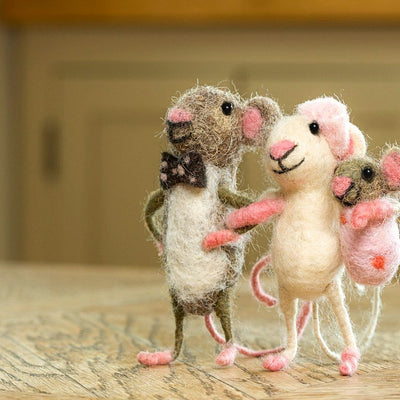 Felt Mouse Family with Baby Girl