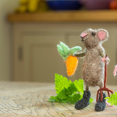 Gardener Felt Mouse