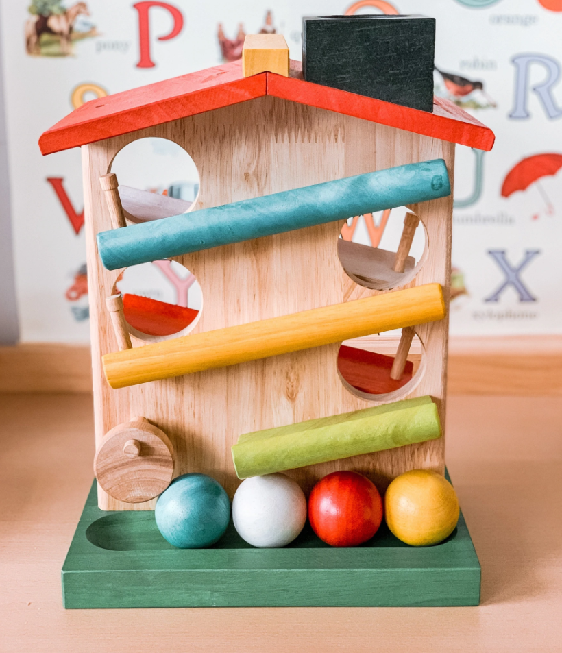 Q Toys Ball Rolling House