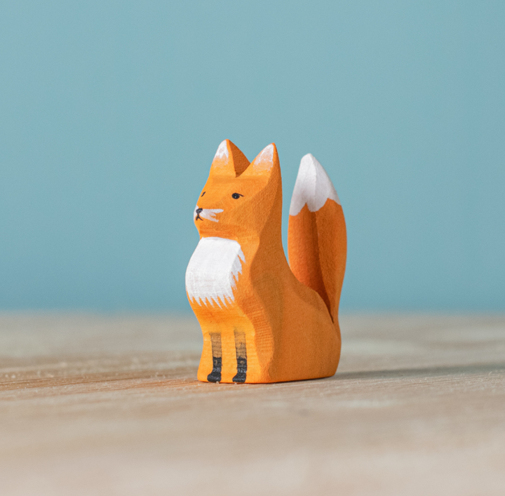 Bumbu Fox Cub, Sitting