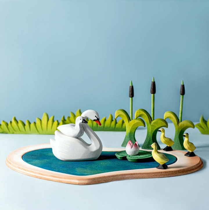 Bumbu Wooden Heart Lake and Swan Set